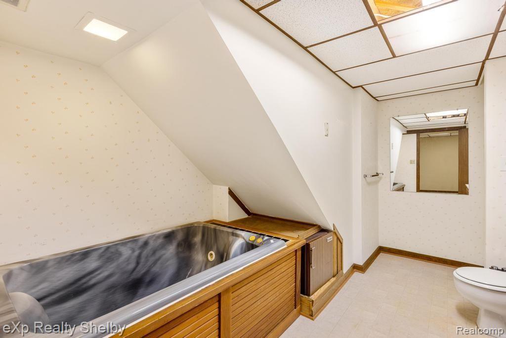 42151 OLD POND Circle