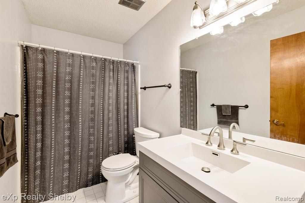 42151 OLD POND Circle