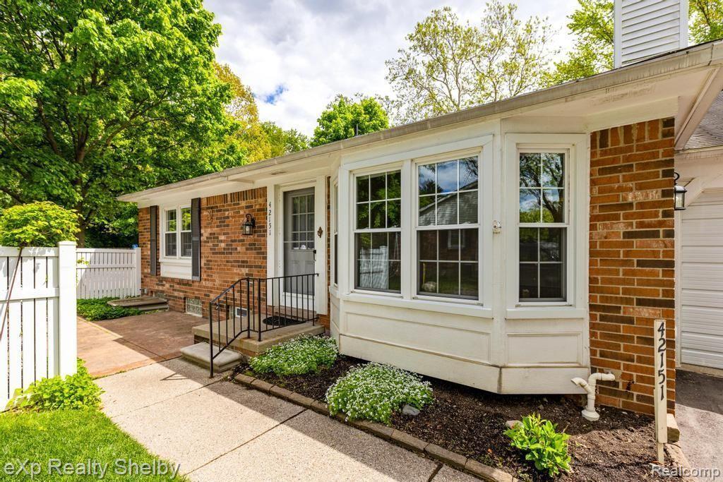 42151 OLD POND Circle