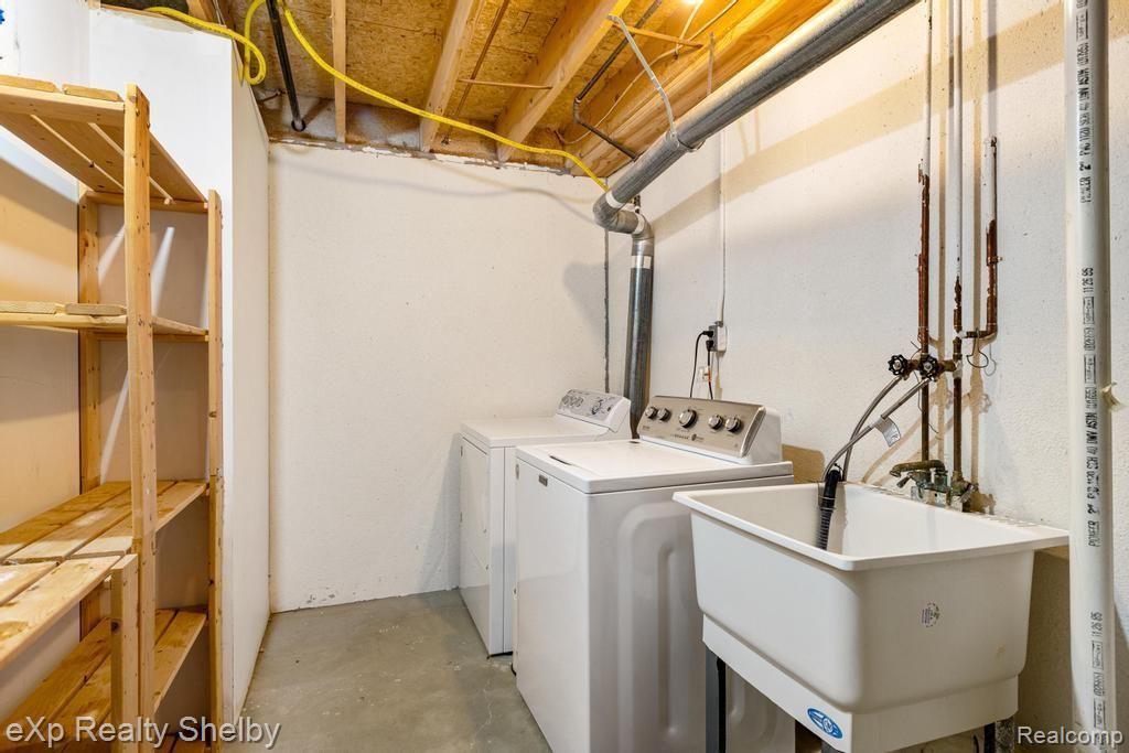 42151 OLD POND Circle