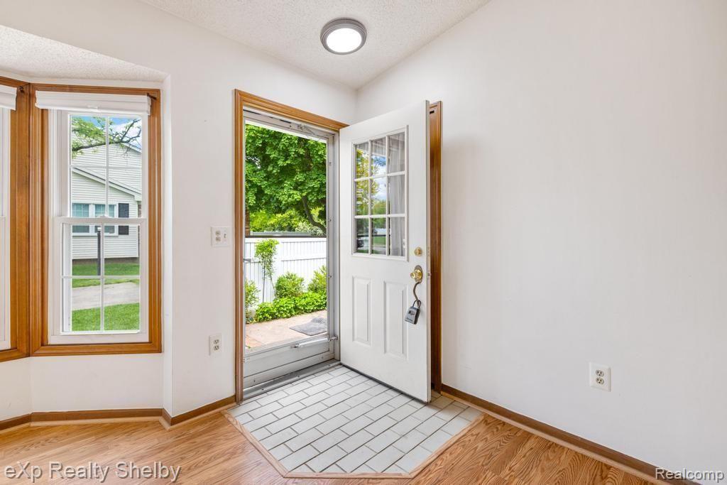 42151 OLD POND Circle