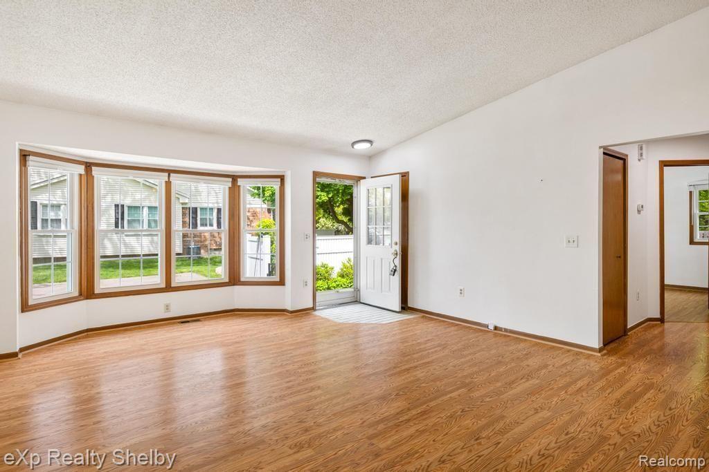 42151 OLD POND Circle