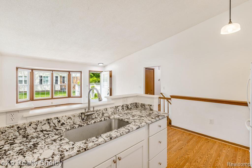 42151 OLD POND Circle