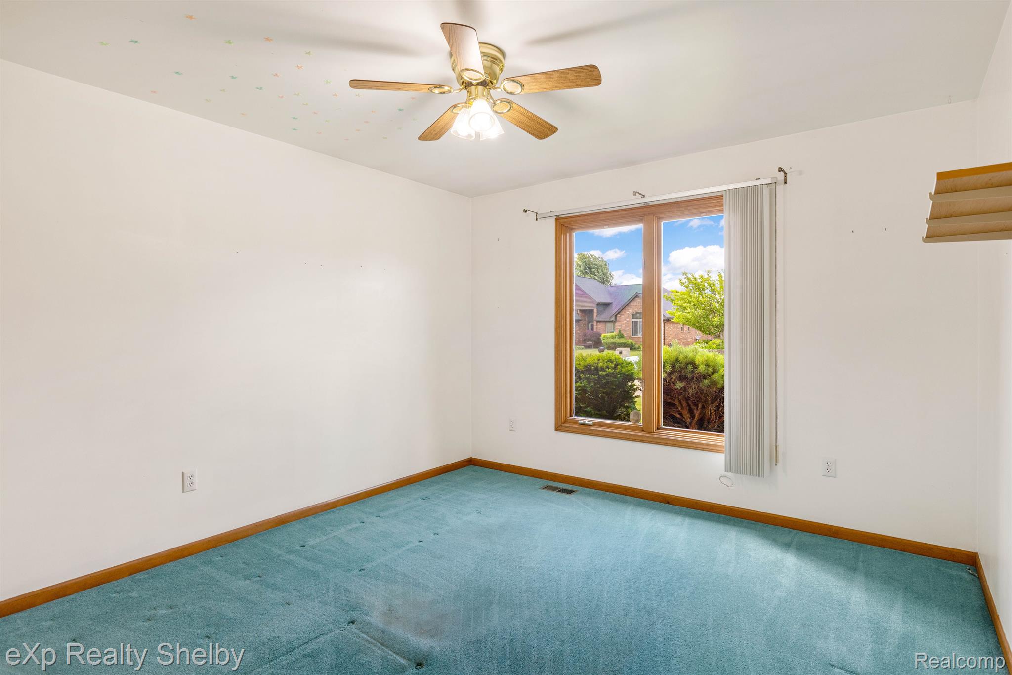 15755 CUSTER Drive