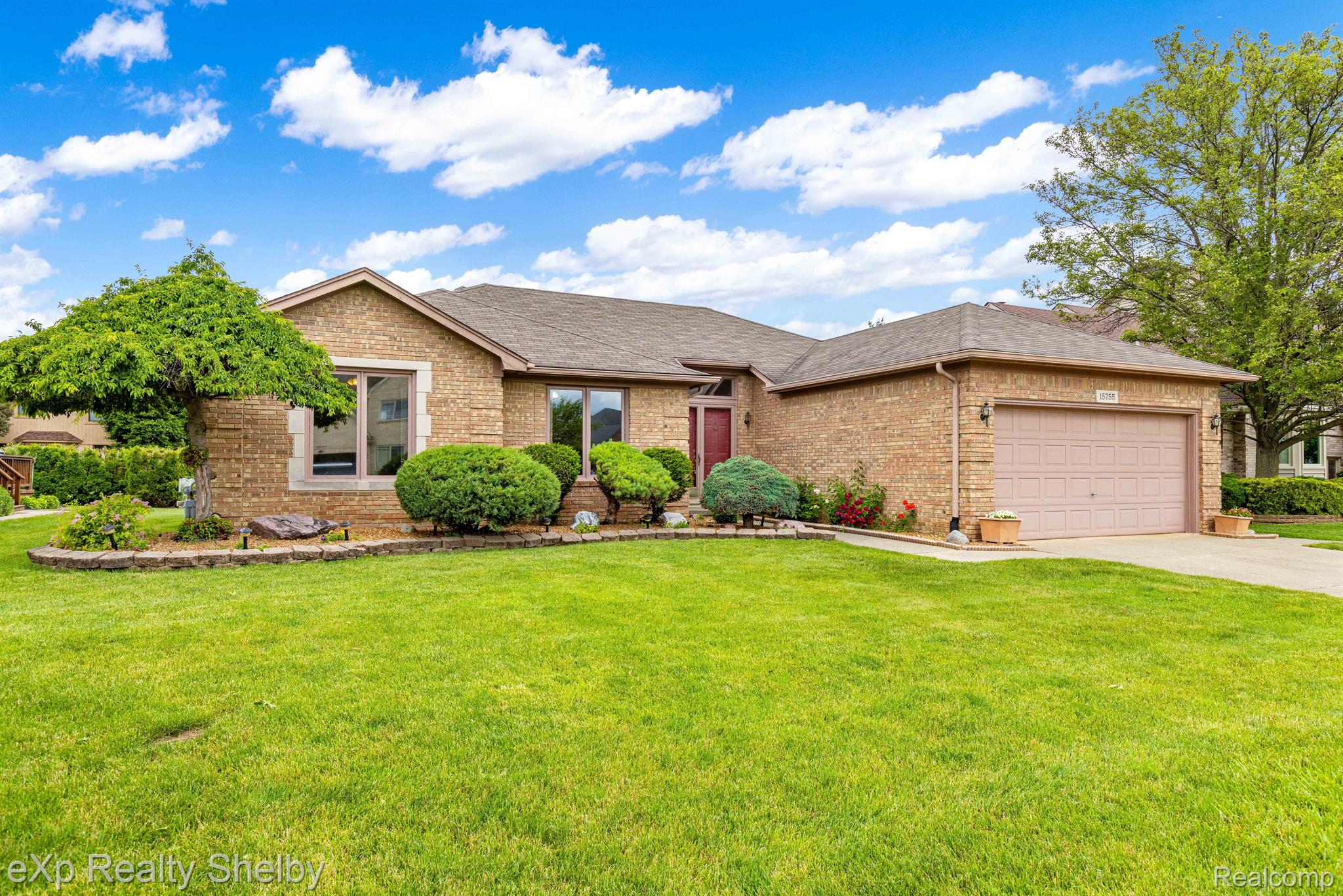 15755 CUSTER Drive