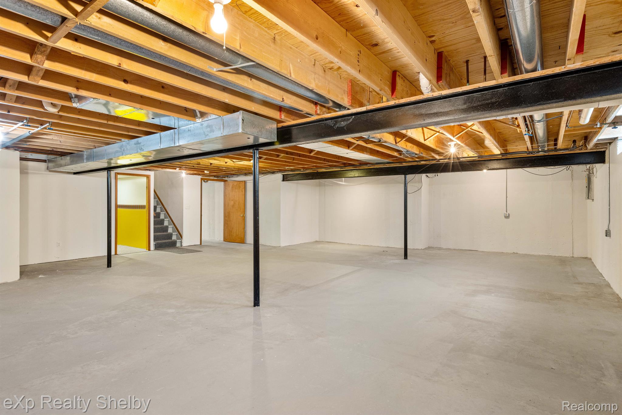 15755 CUSTER Drive