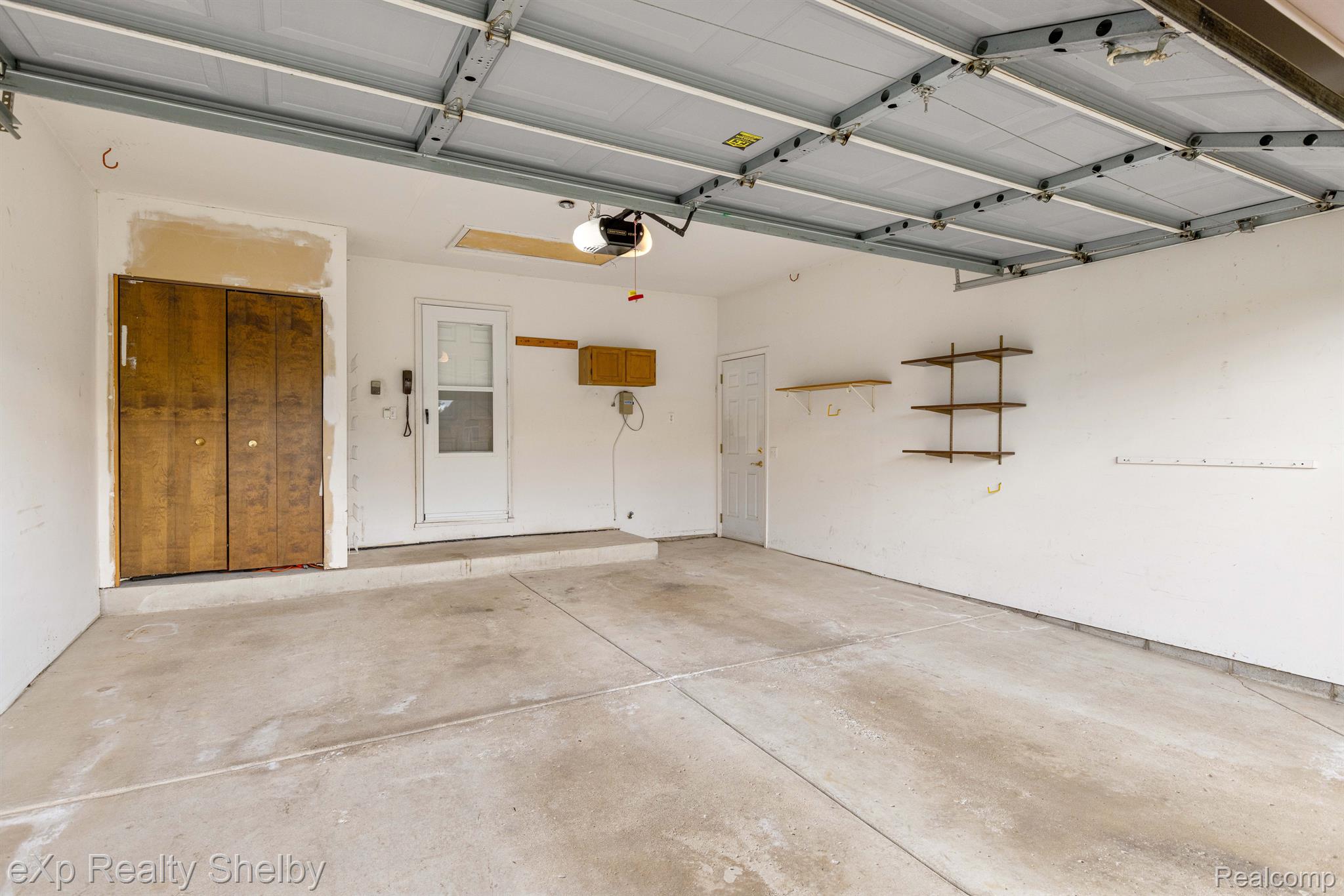 15755 CUSTER Drive