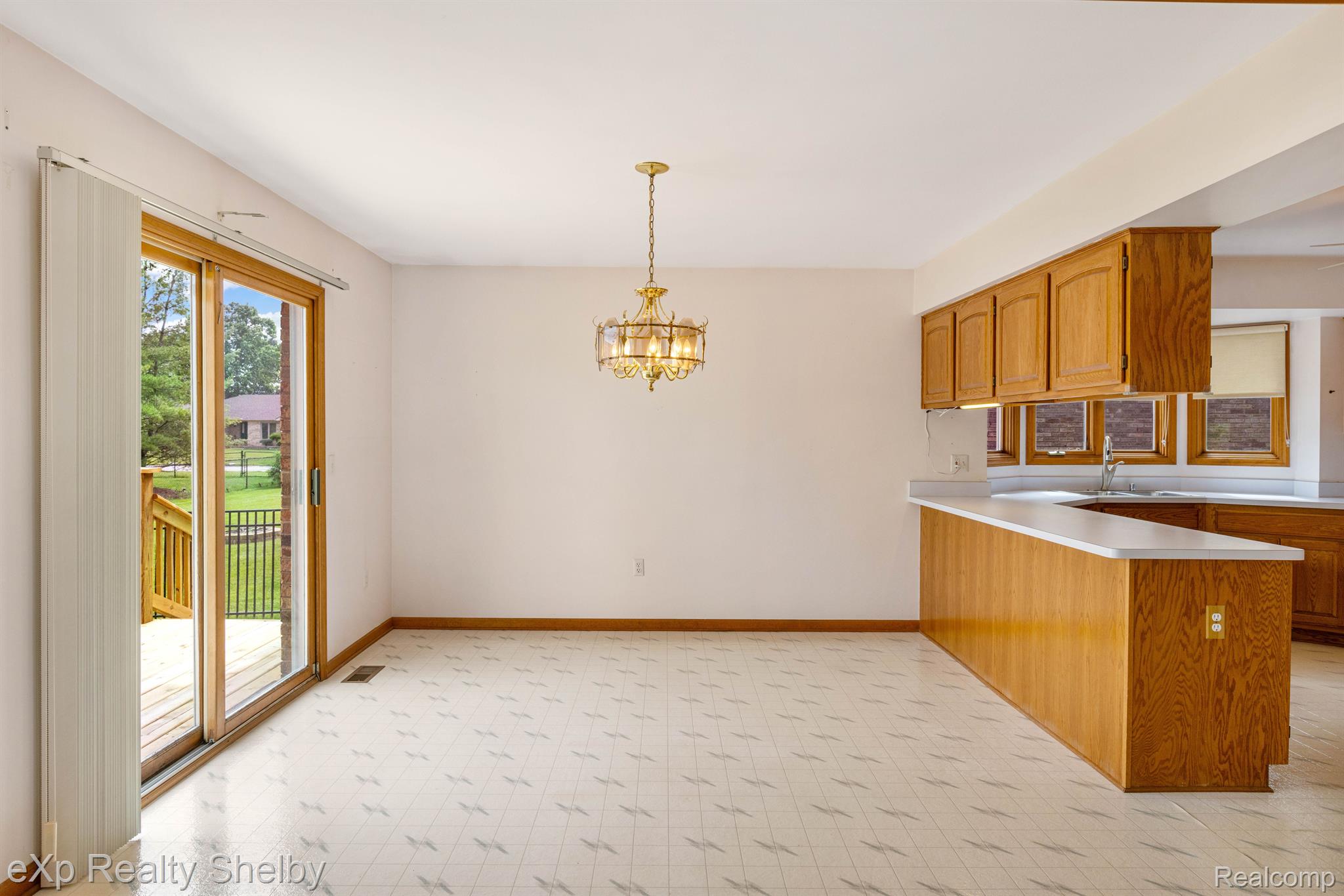 15755 CUSTER Drive