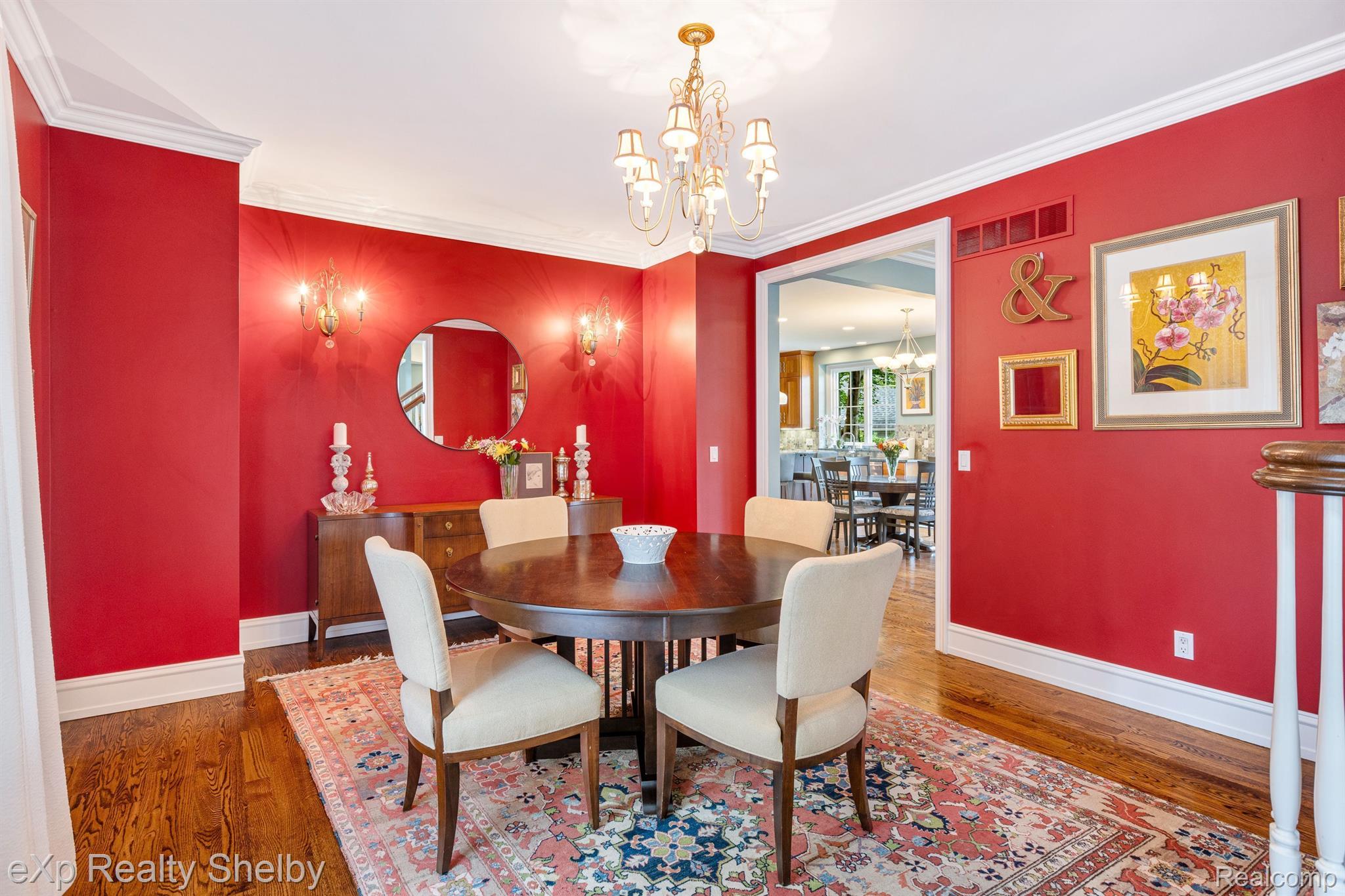 1008 KENSINGTON Avenue