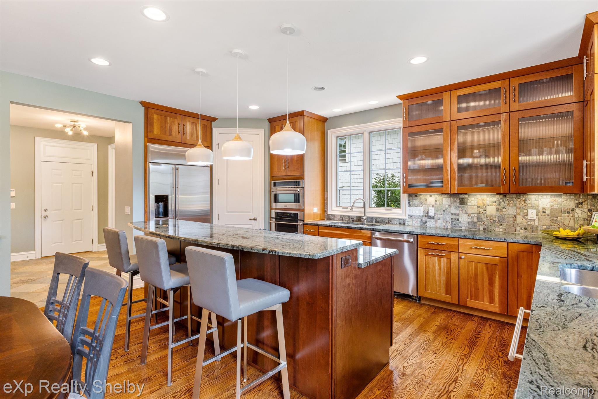 1008 KENSINGTON Avenue