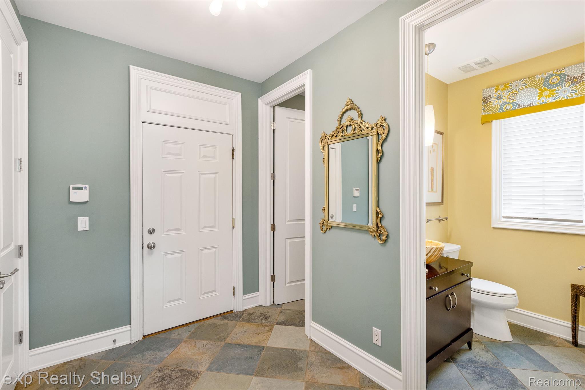 1008 KENSINGTON Avenue