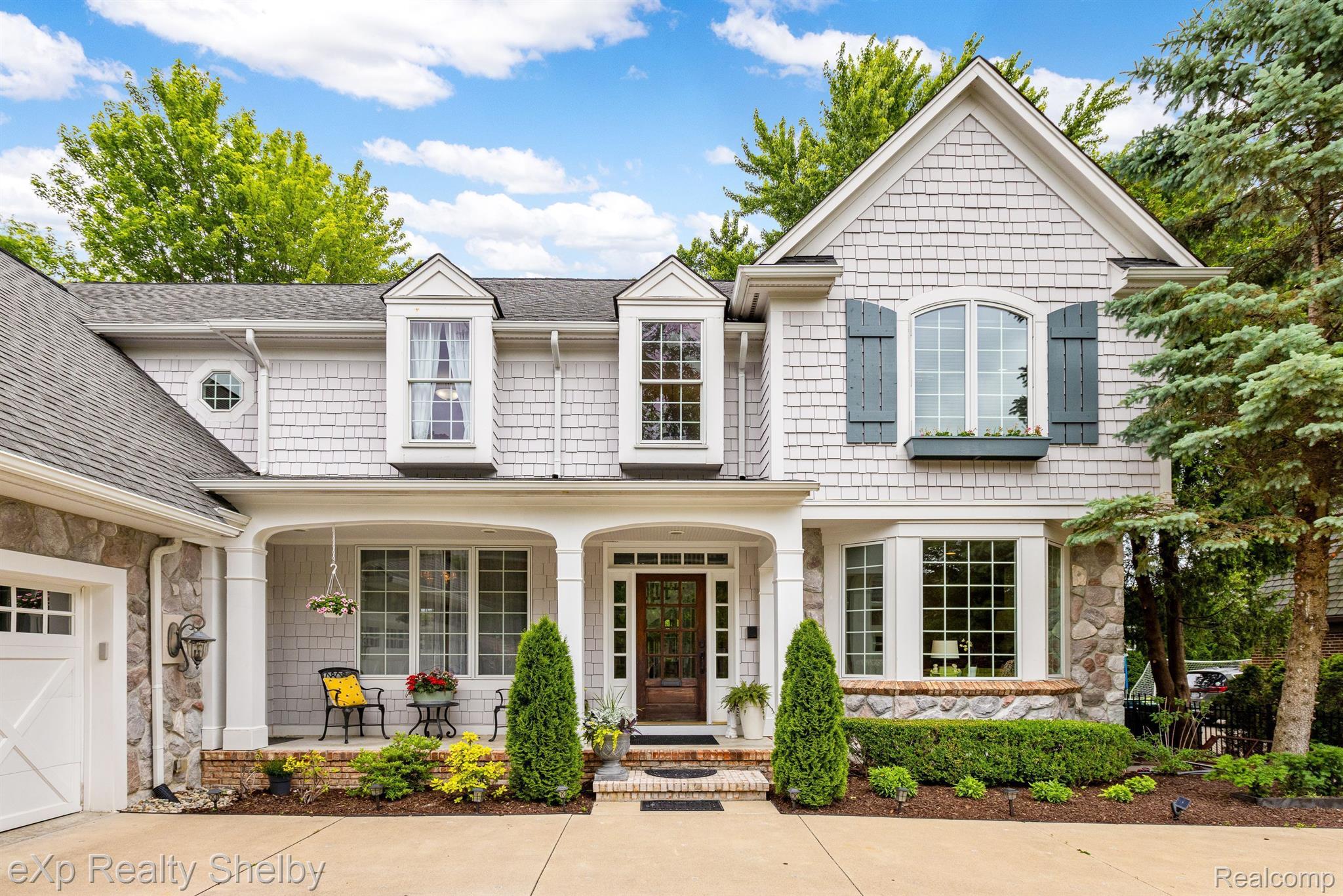 1008 KENSINGTON Avenue