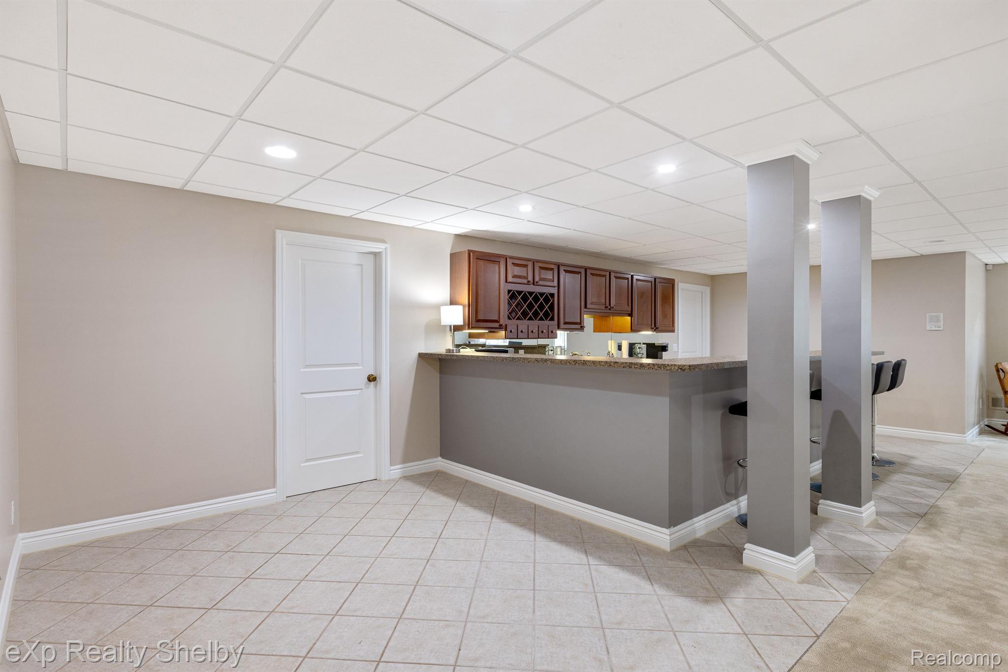 1008 KENSINGTON Avenue