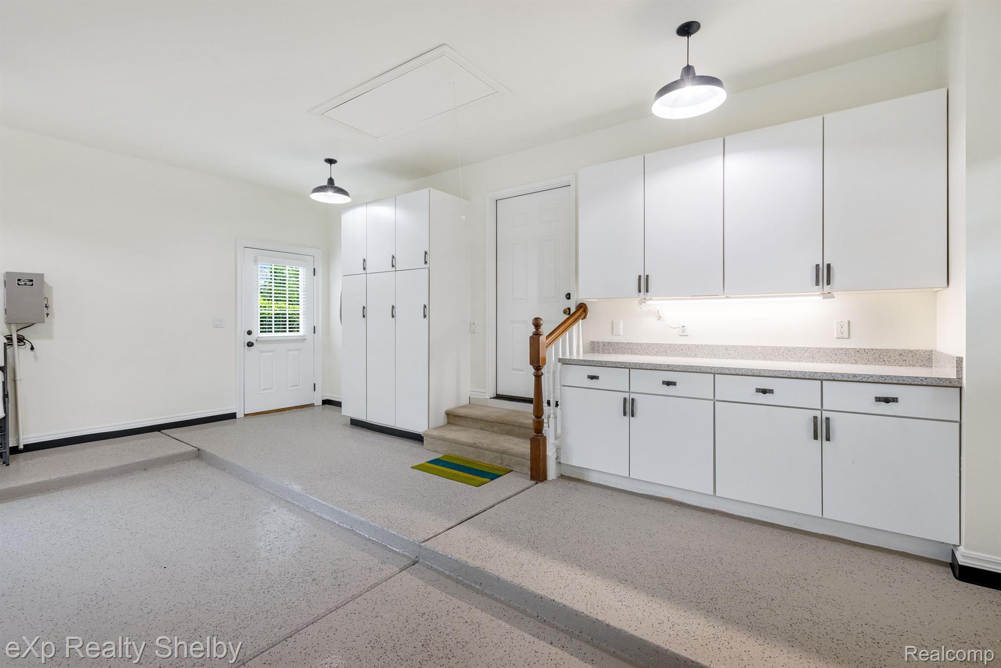 1008 KENSINGTON Avenue