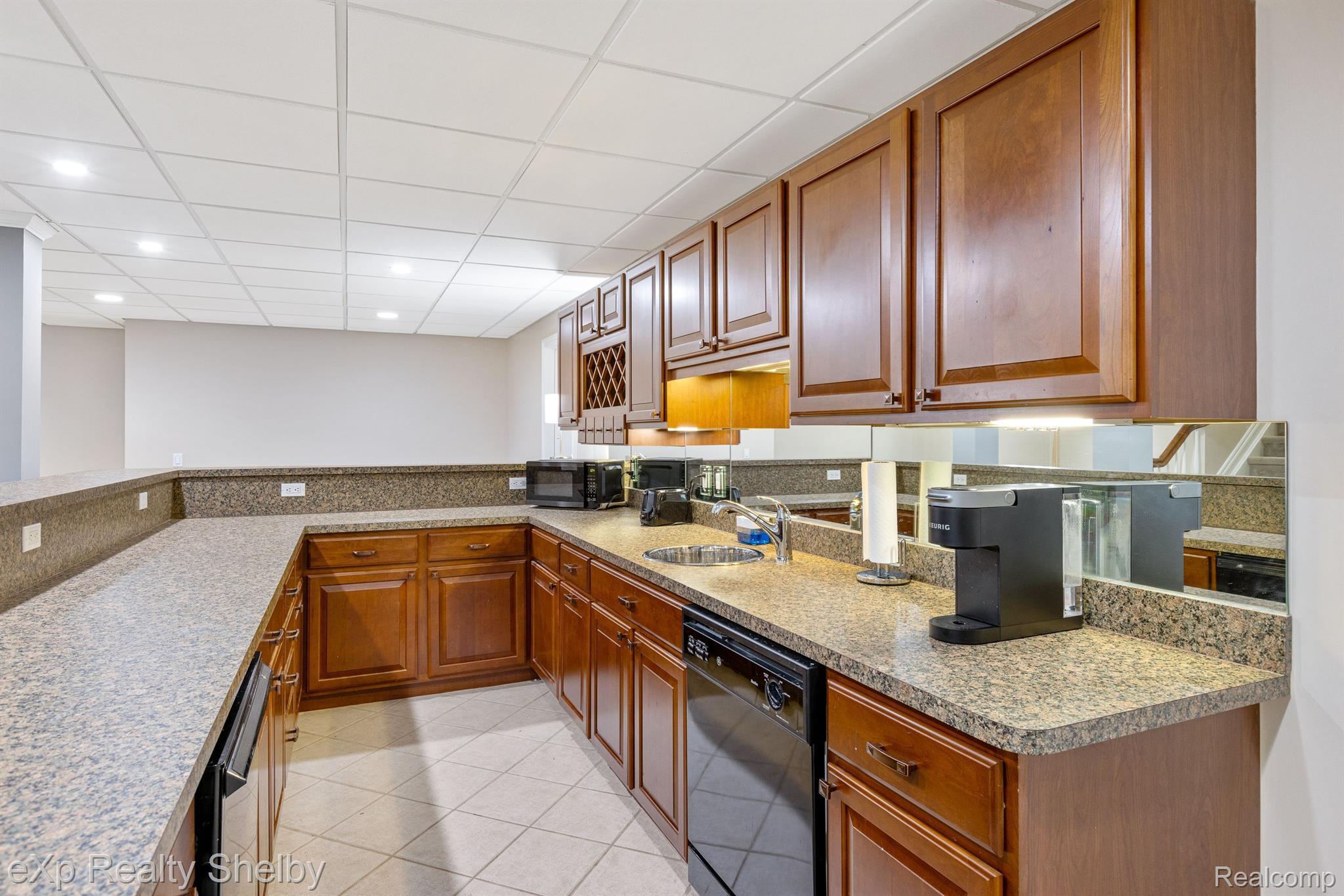 1008 KENSINGTON Avenue