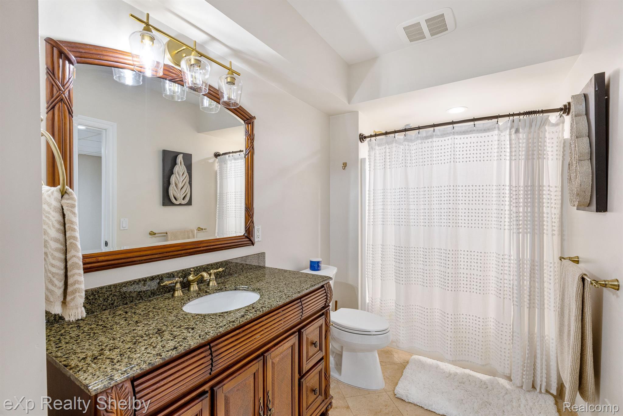 1008 KENSINGTON Avenue