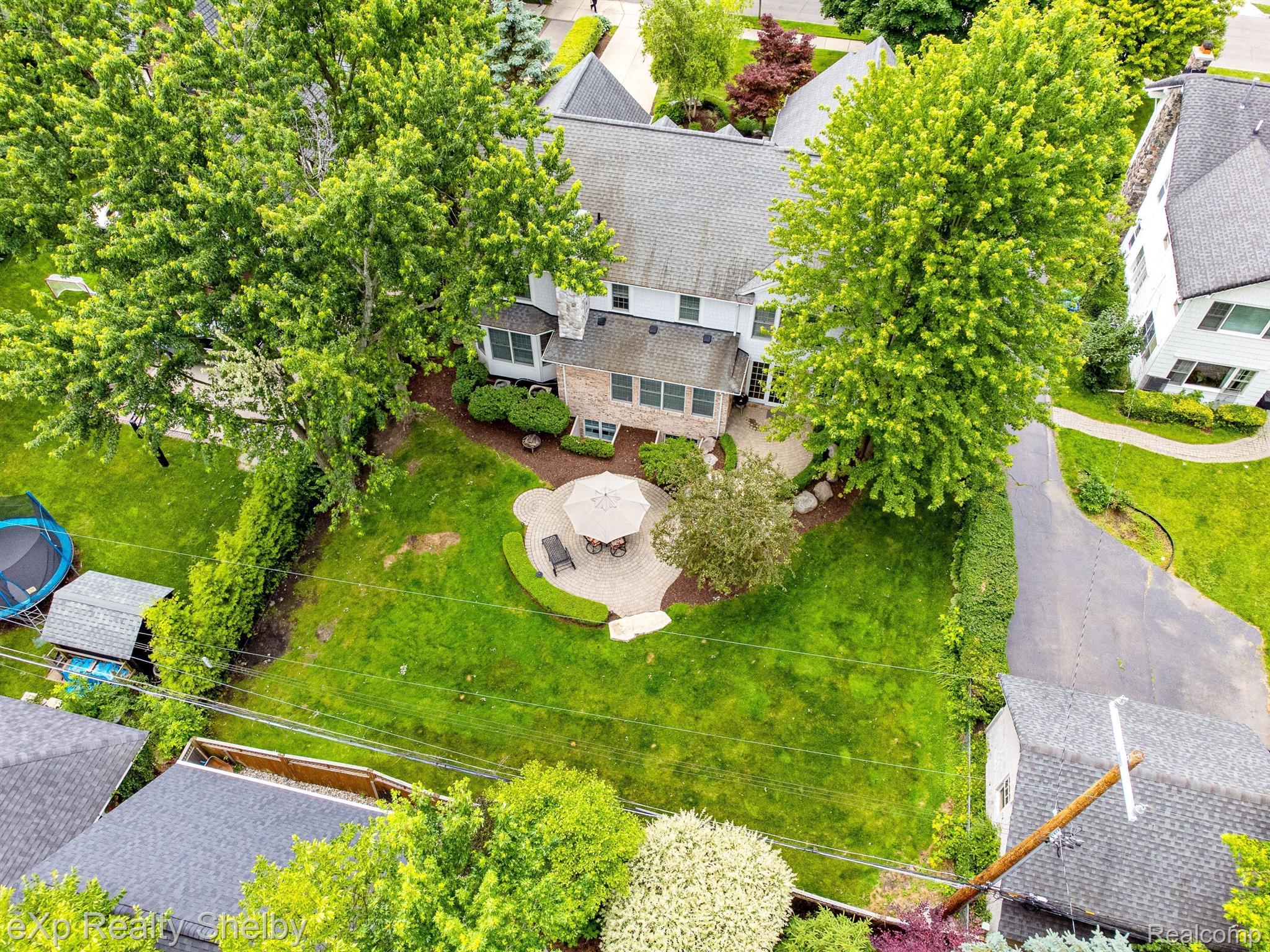 1008 KENSINGTON Avenue