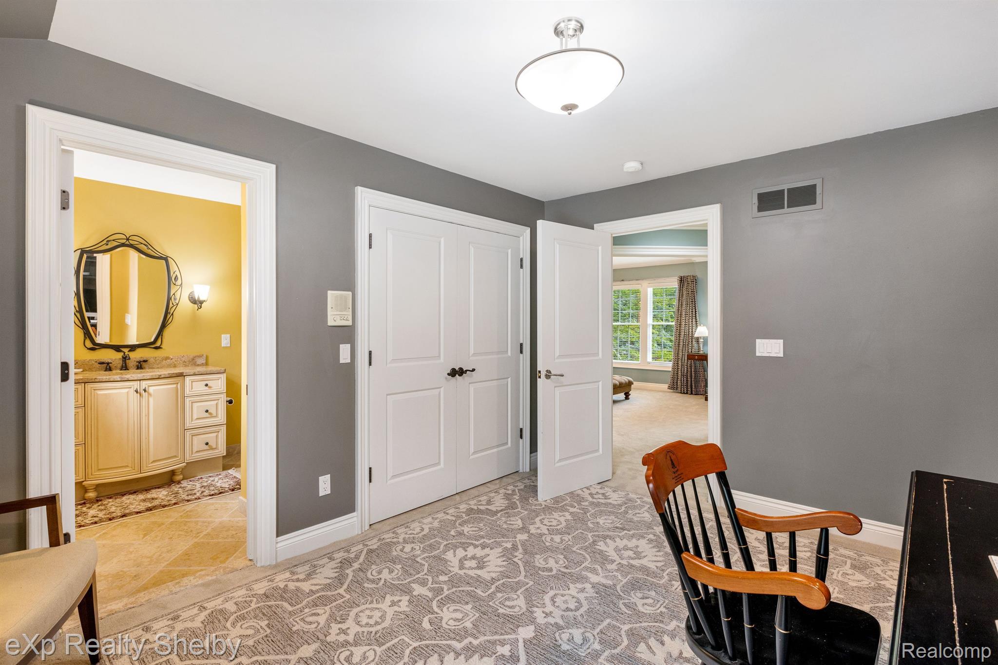 1008 KENSINGTON Avenue