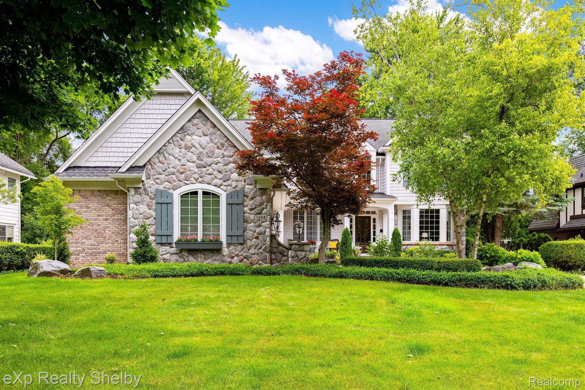 1008 KENSINGTON Avenue