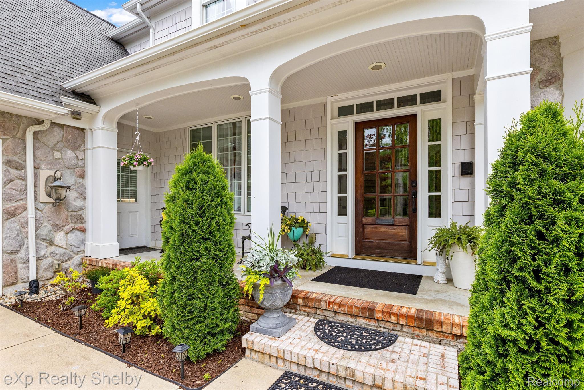 1008 KENSINGTON Avenue