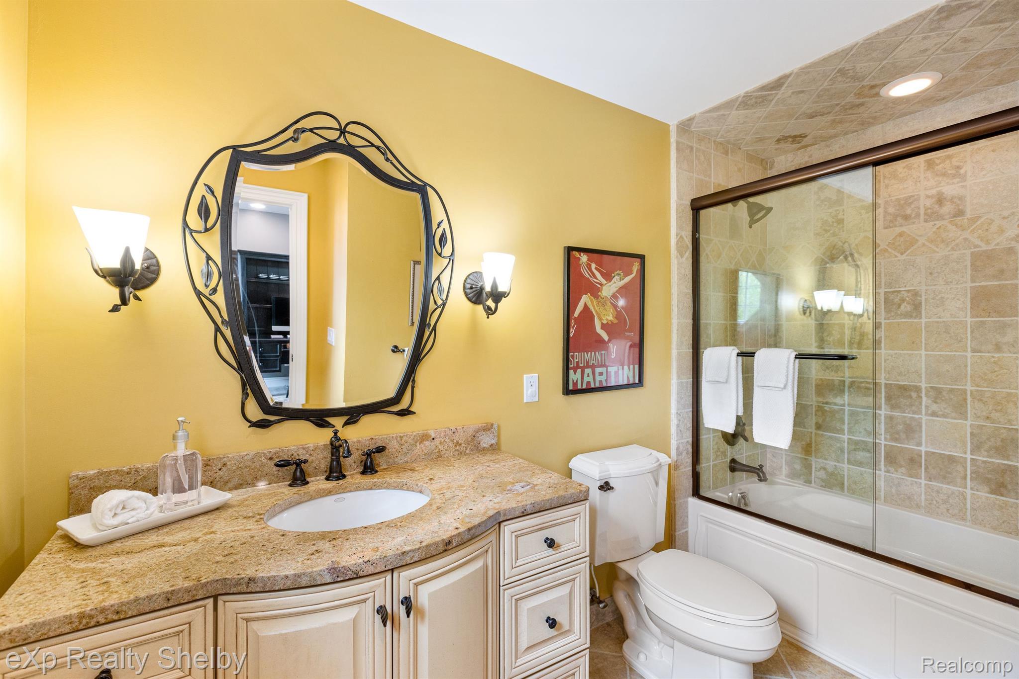 1008 KENSINGTON Avenue