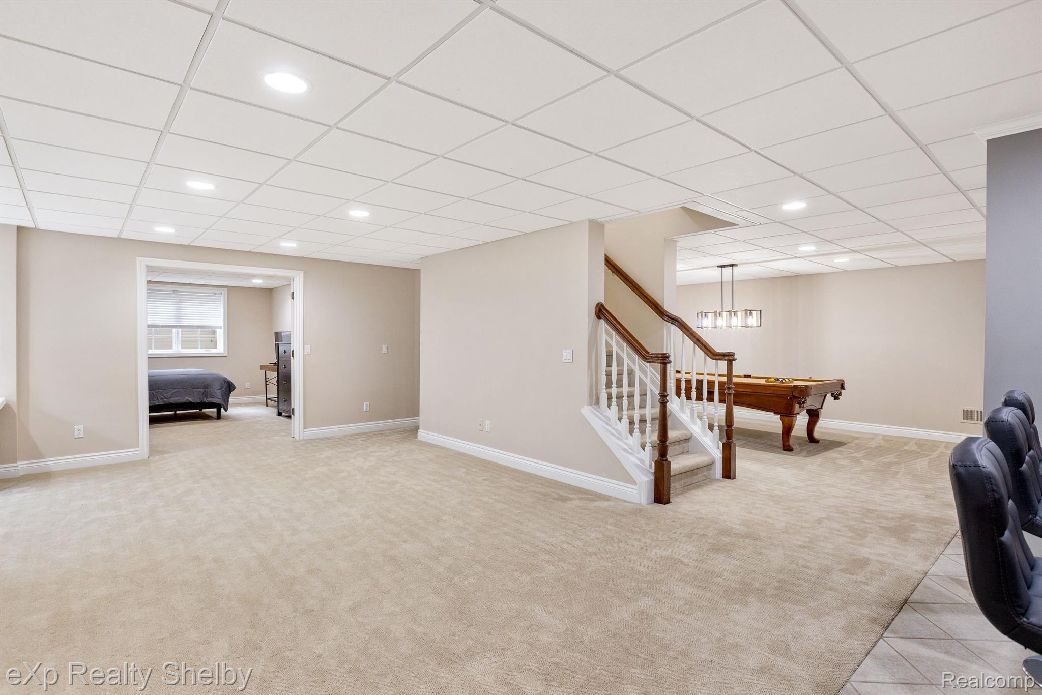 1008 KENSINGTON Avenue