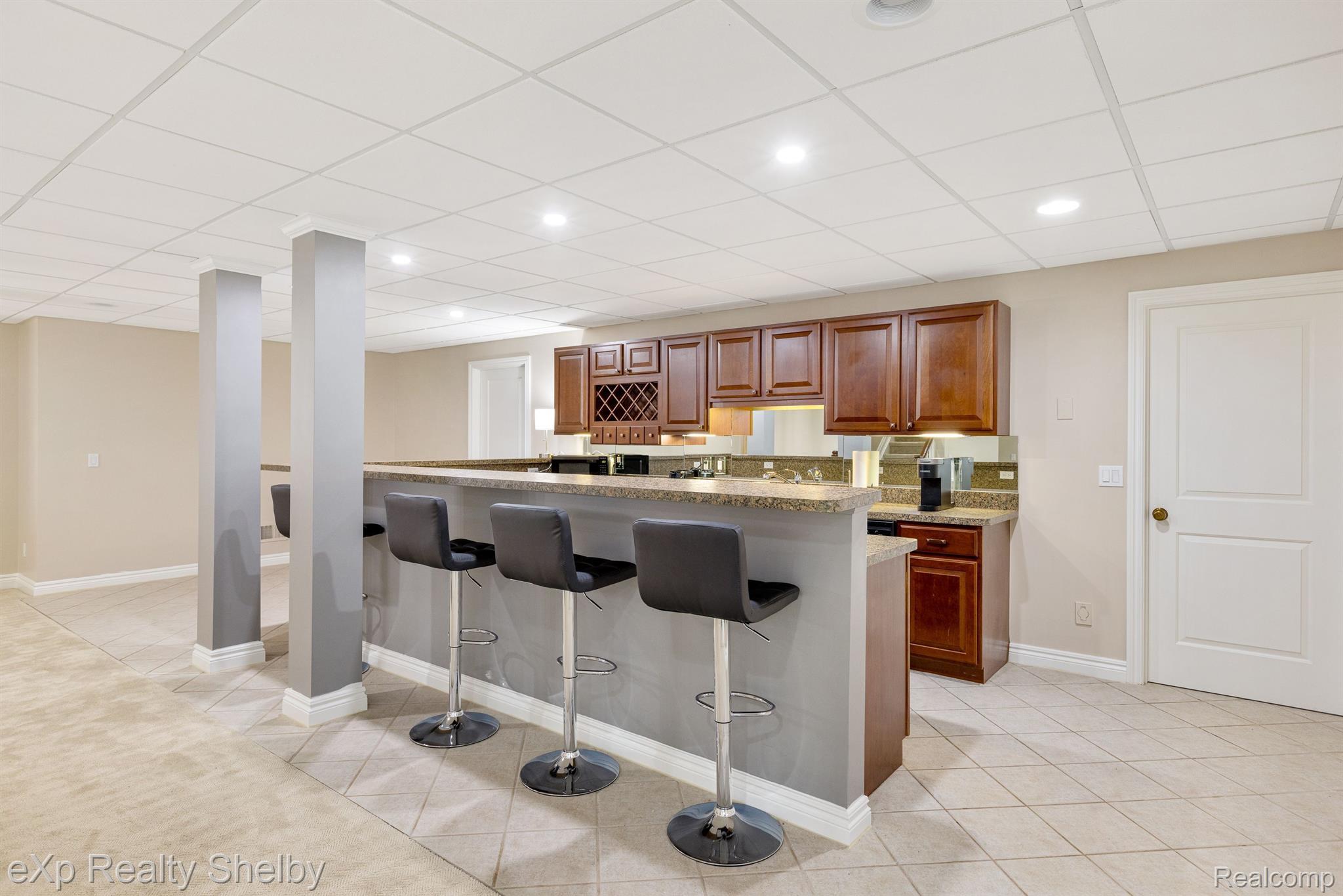 1008 KENSINGTON Avenue