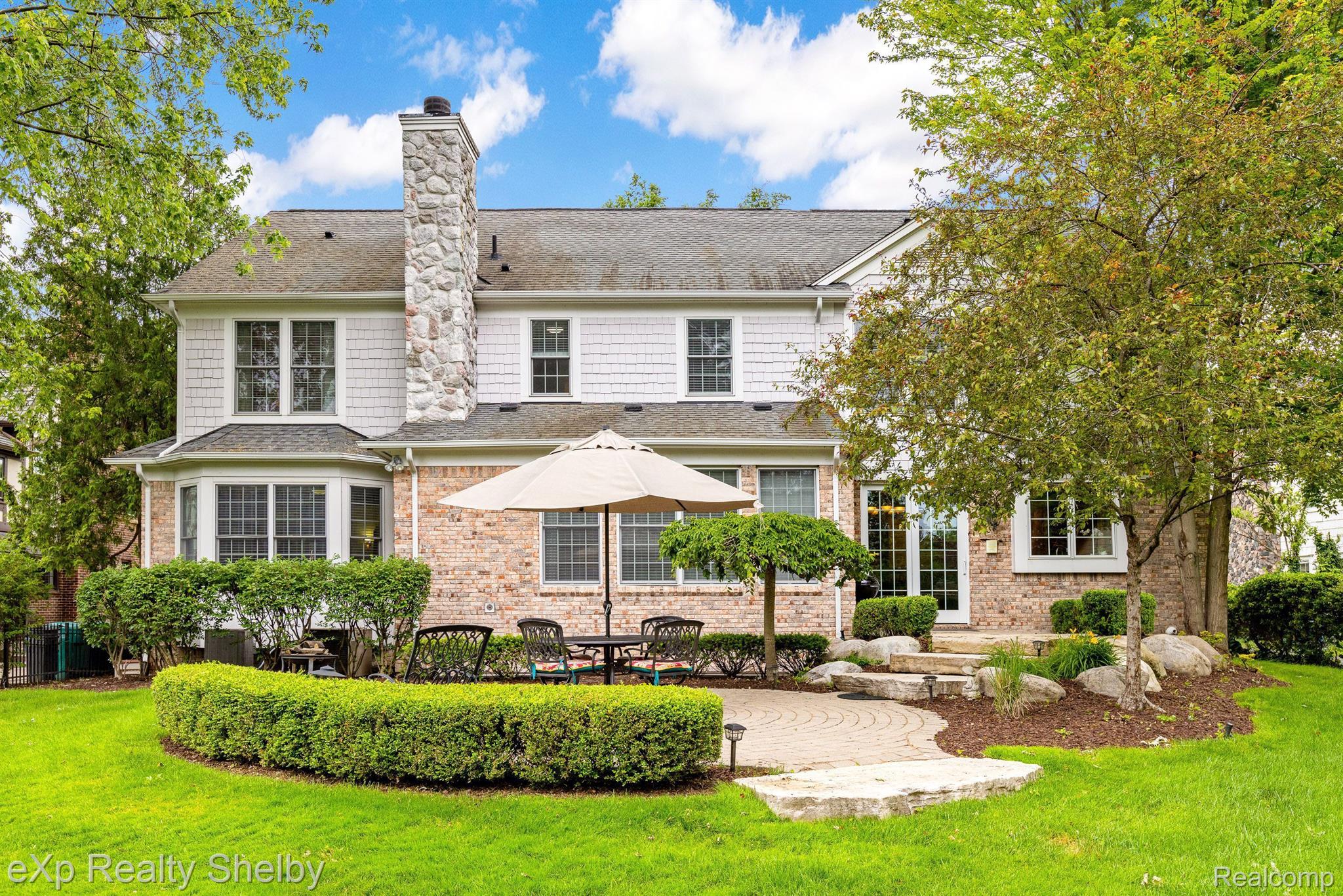 1008 KENSINGTON Avenue