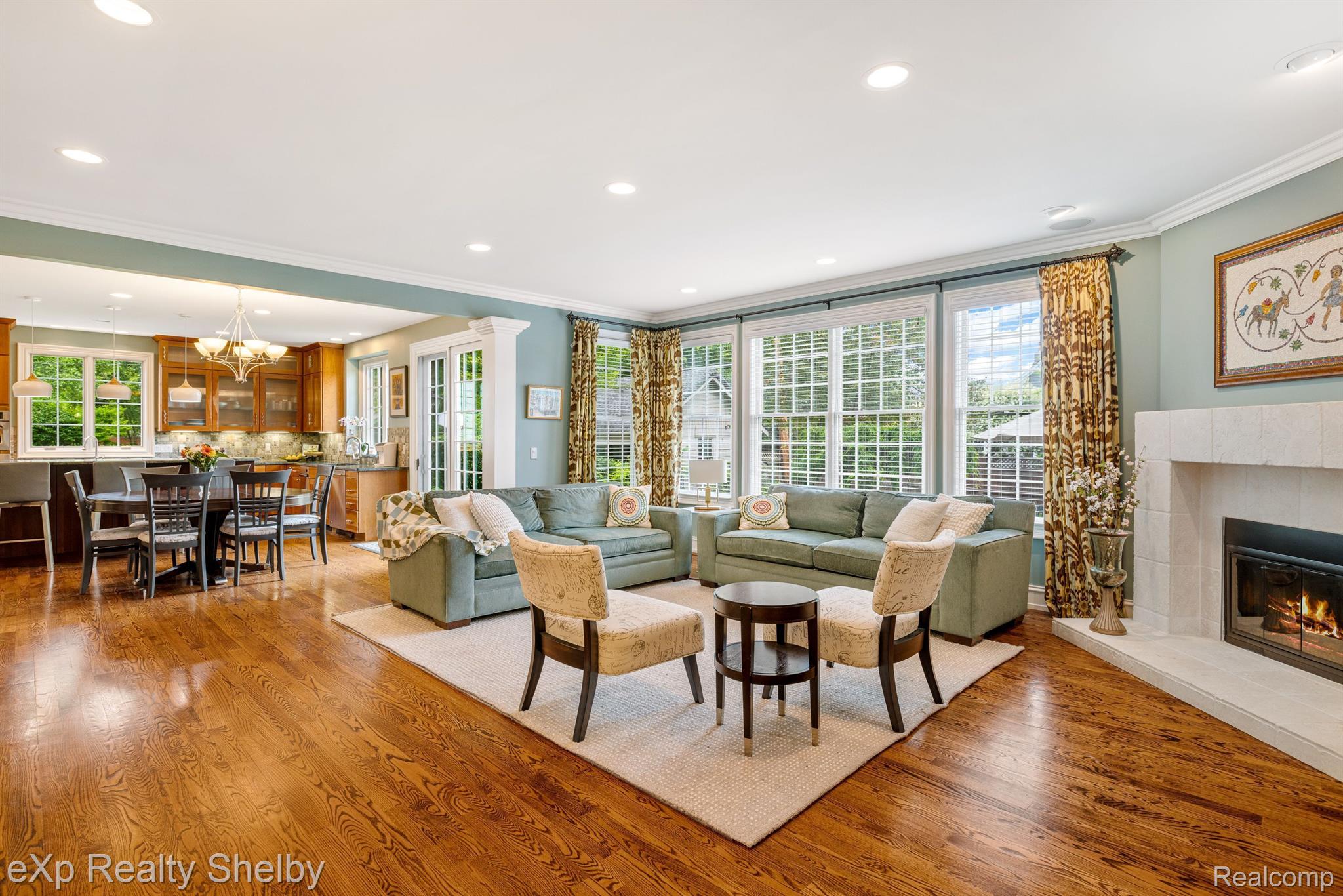 1008 KENSINGTON Avenue