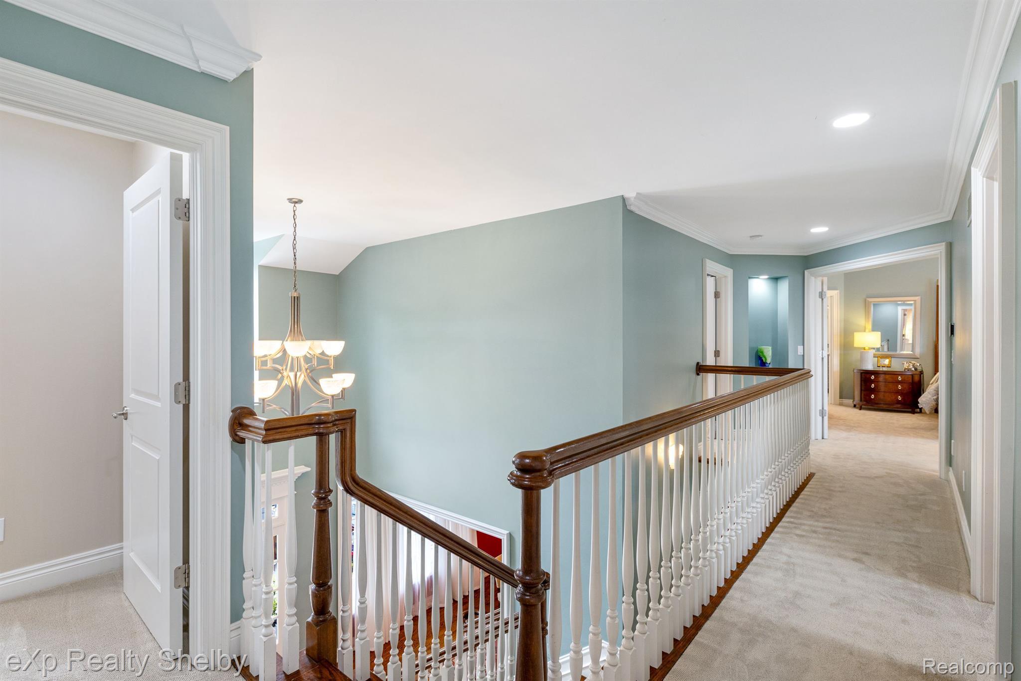 1008 KENSINGTON Avenue