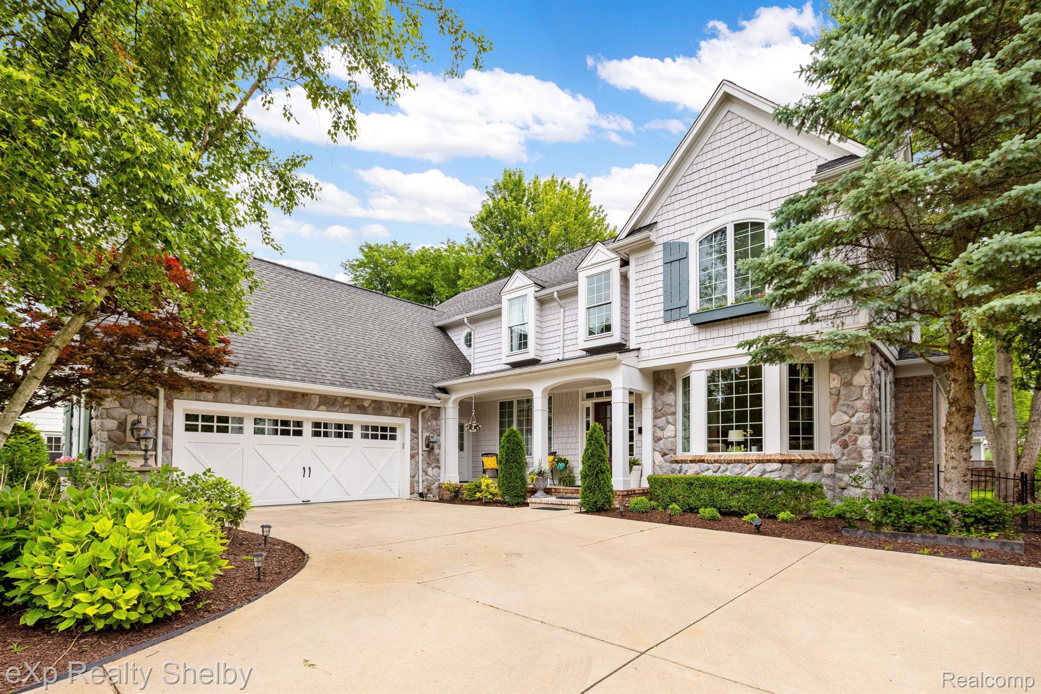 1008 KENSINGTON Avenue