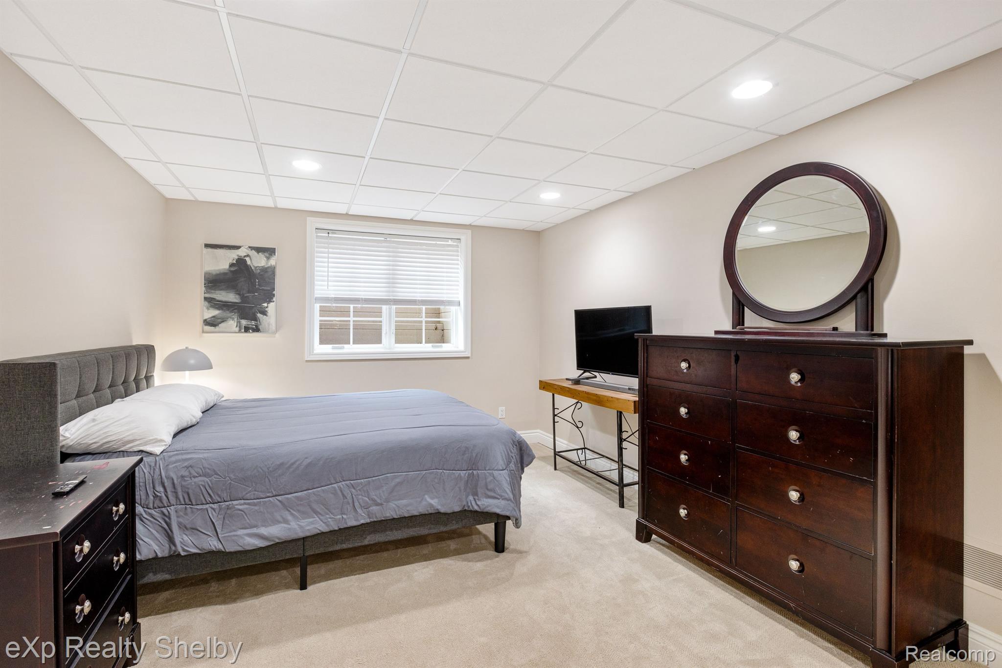 1008 KENSINGTON Avenue