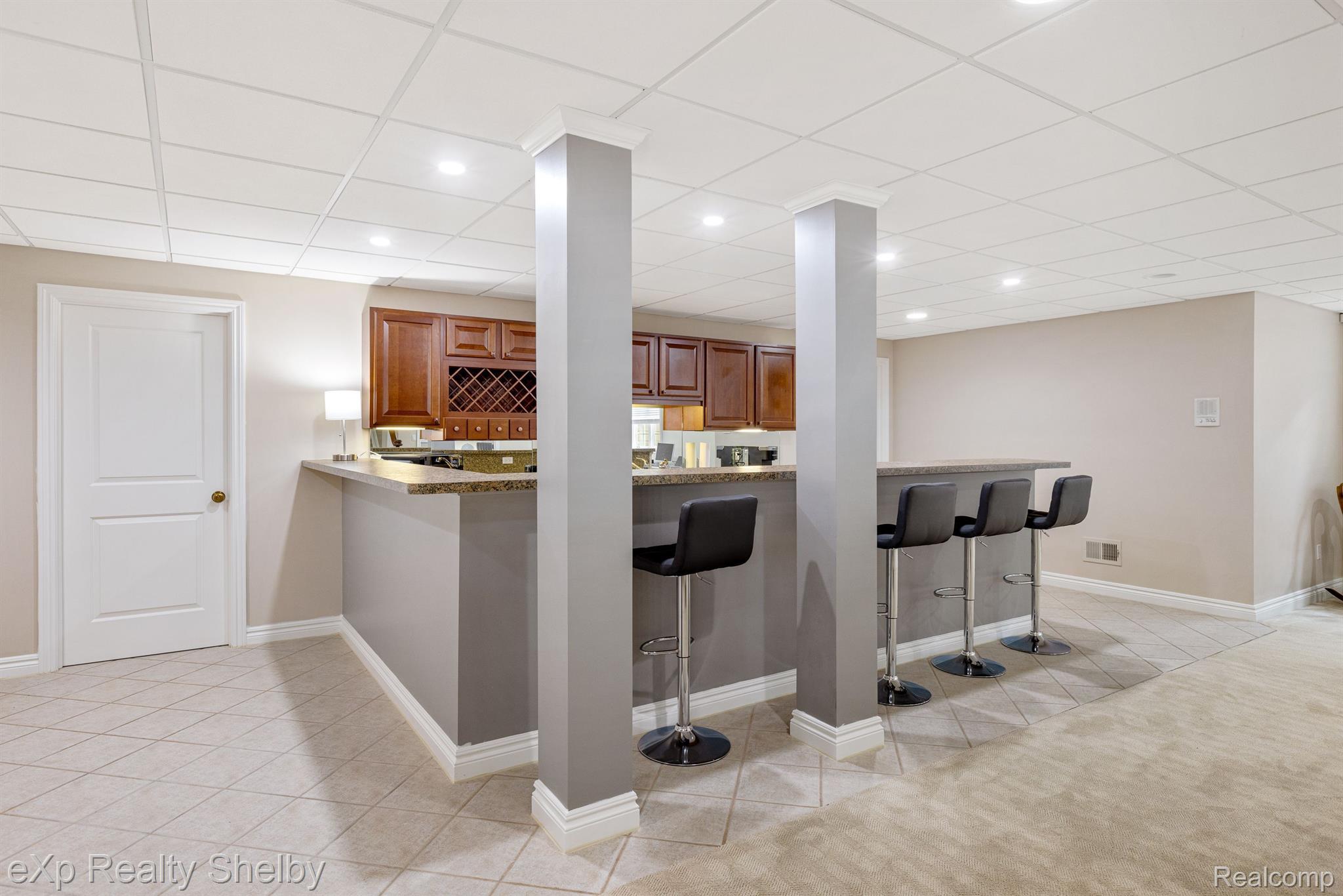 1008 KENSINGTON Avenue