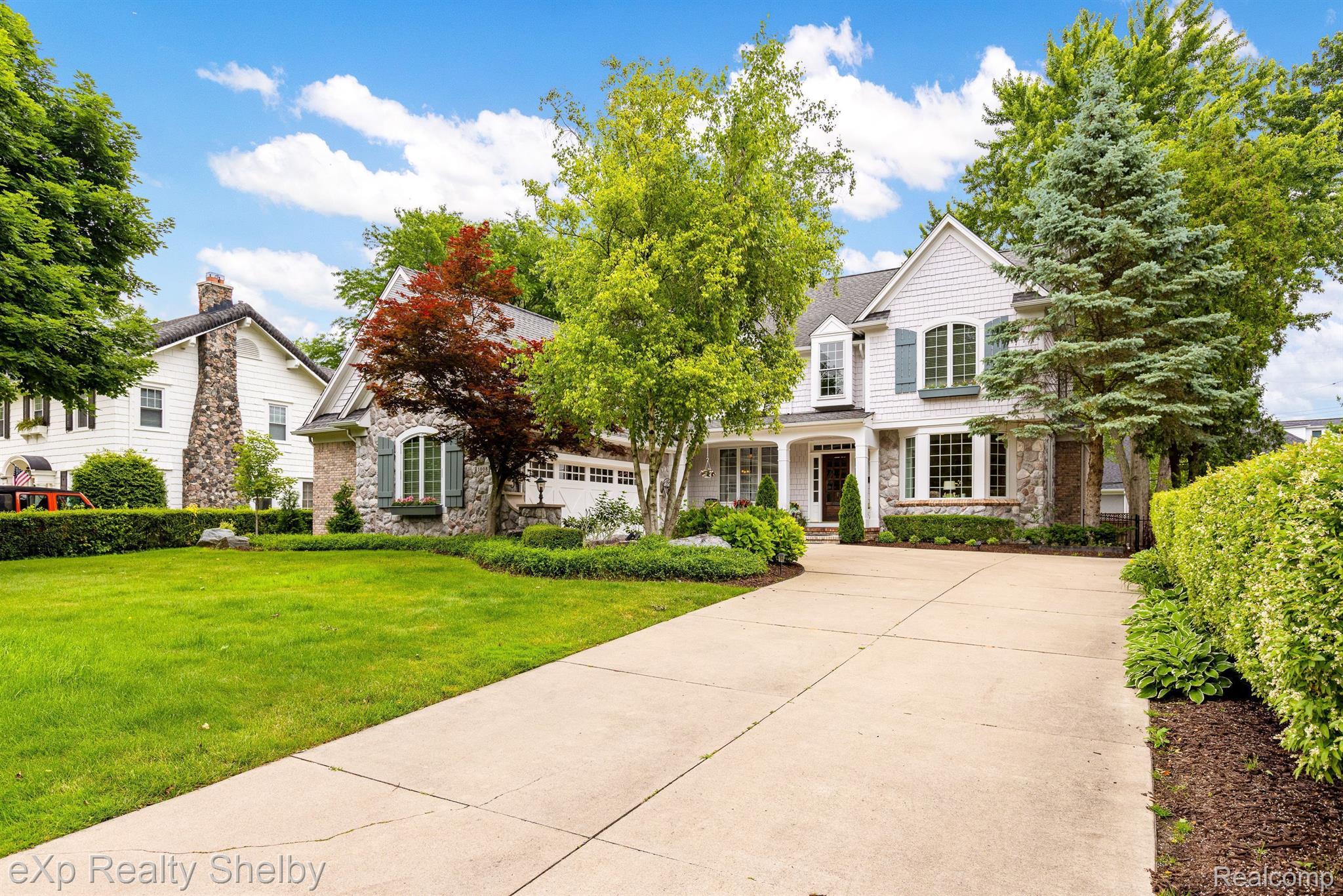 1008 KENSINGTON Avenue