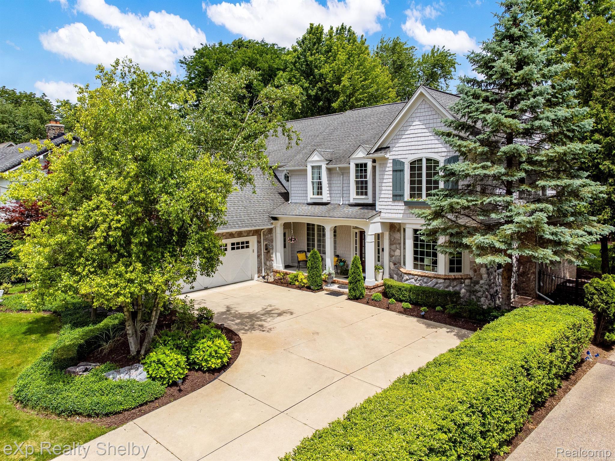 1008 KENSINGTON Avenue