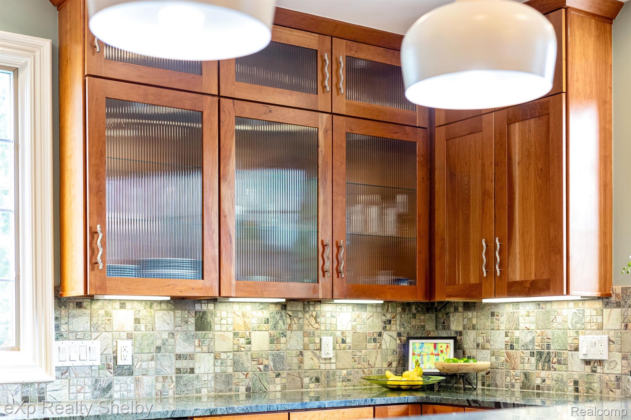 1008 KENSINGTON Avenue