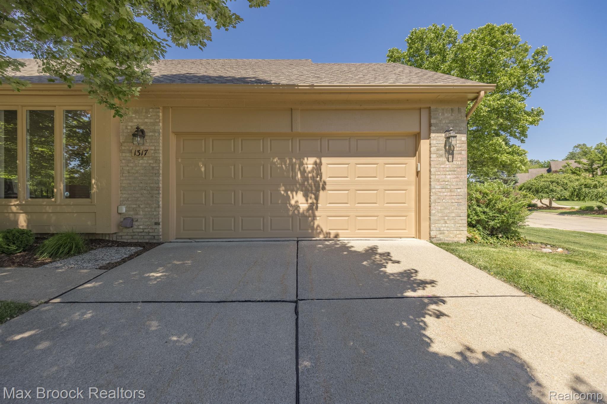 1317 Autumn Drive