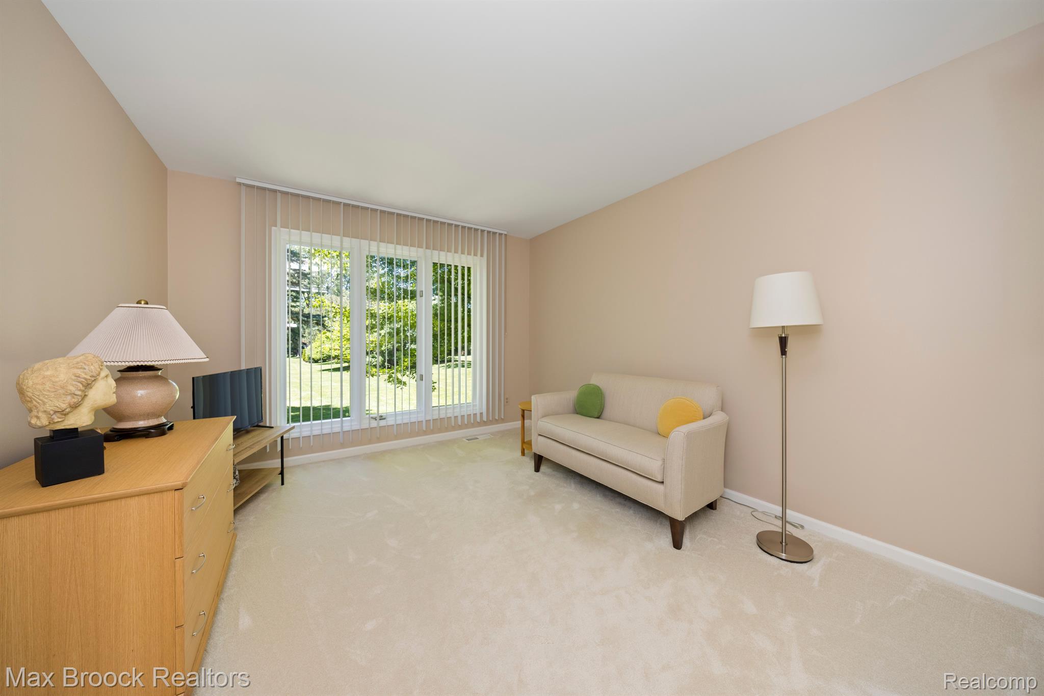 1317 Autumn Drive