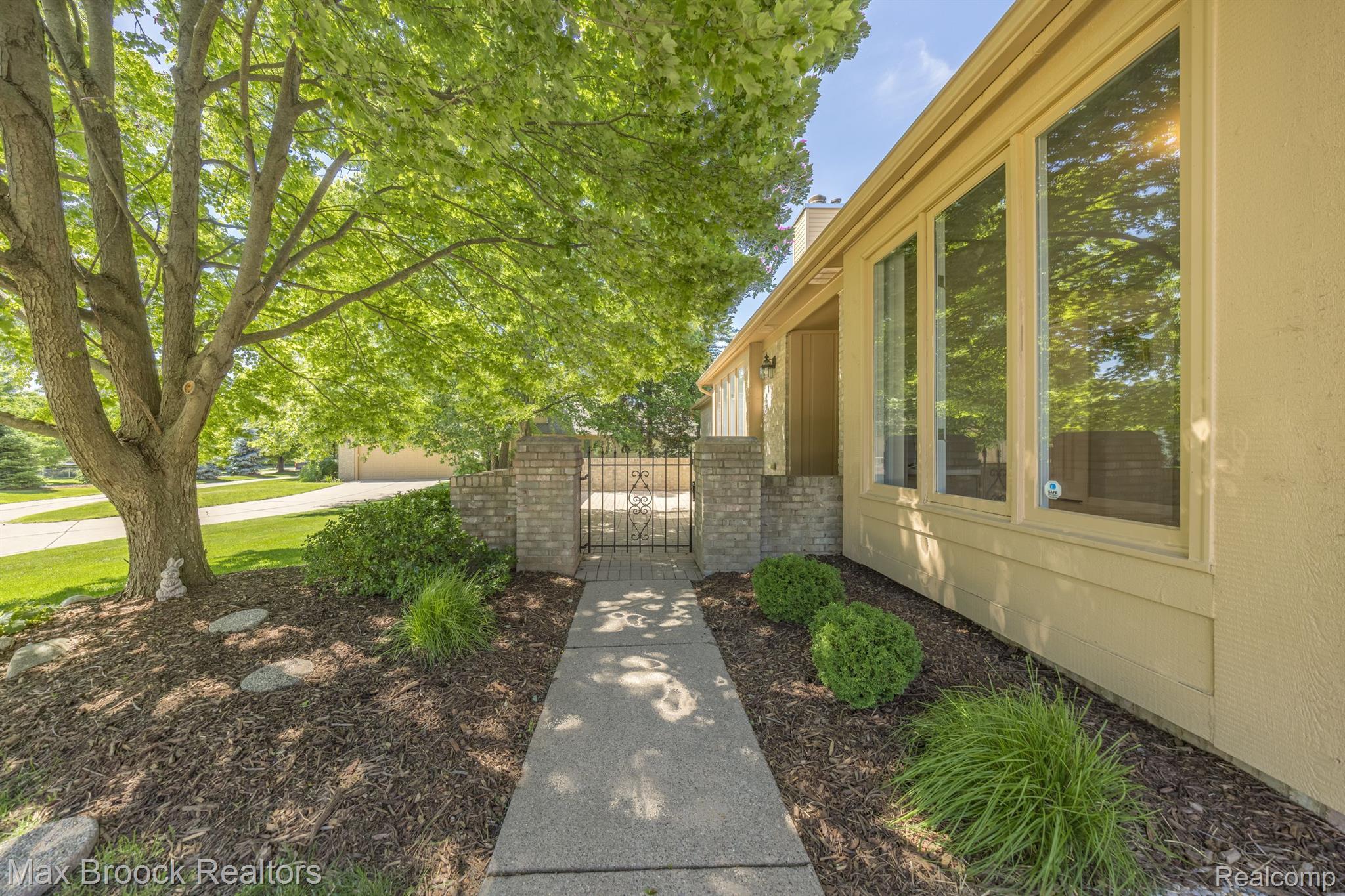 1317 Autumn Drive
