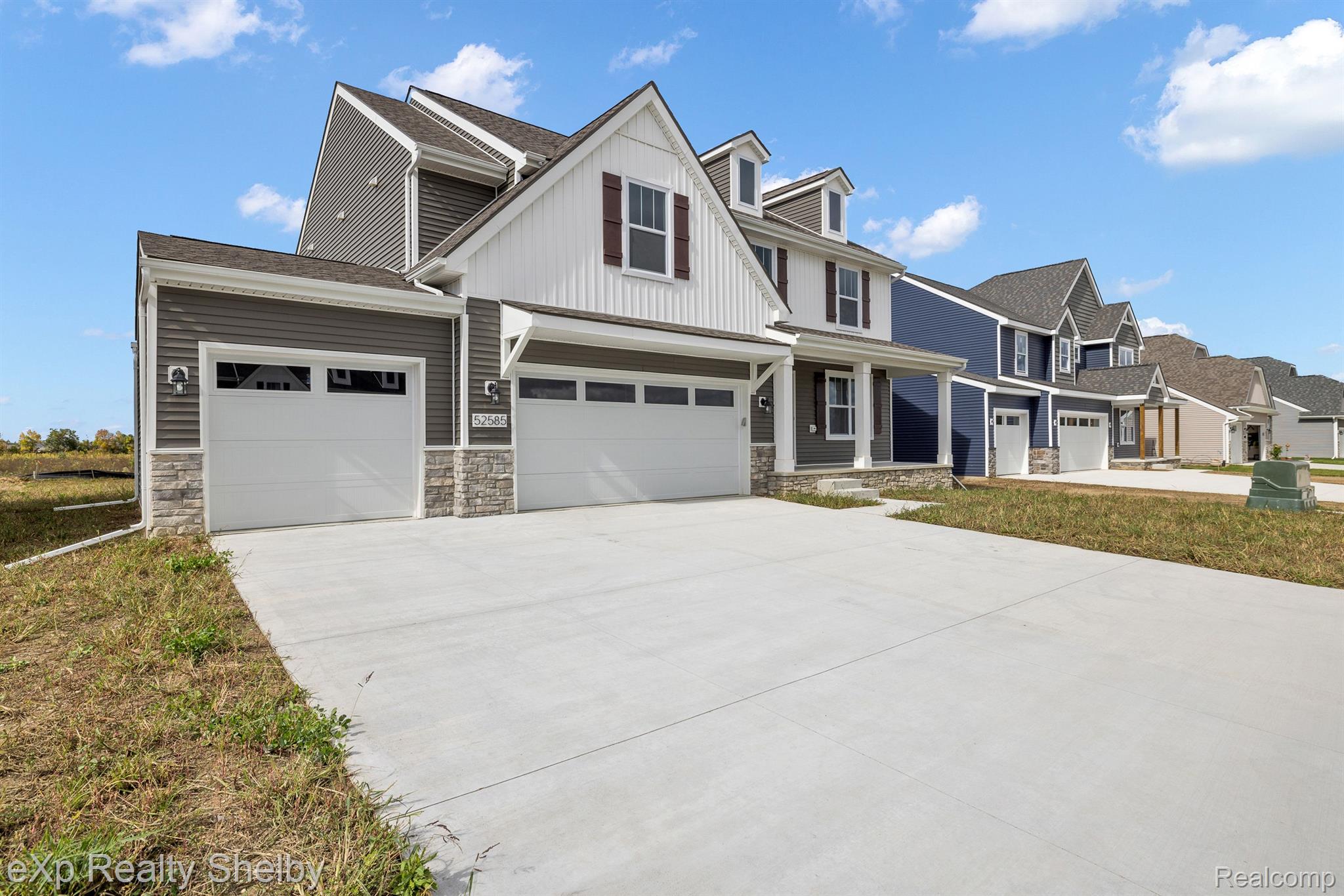 52585 WELLINGTON VALLEY Drive