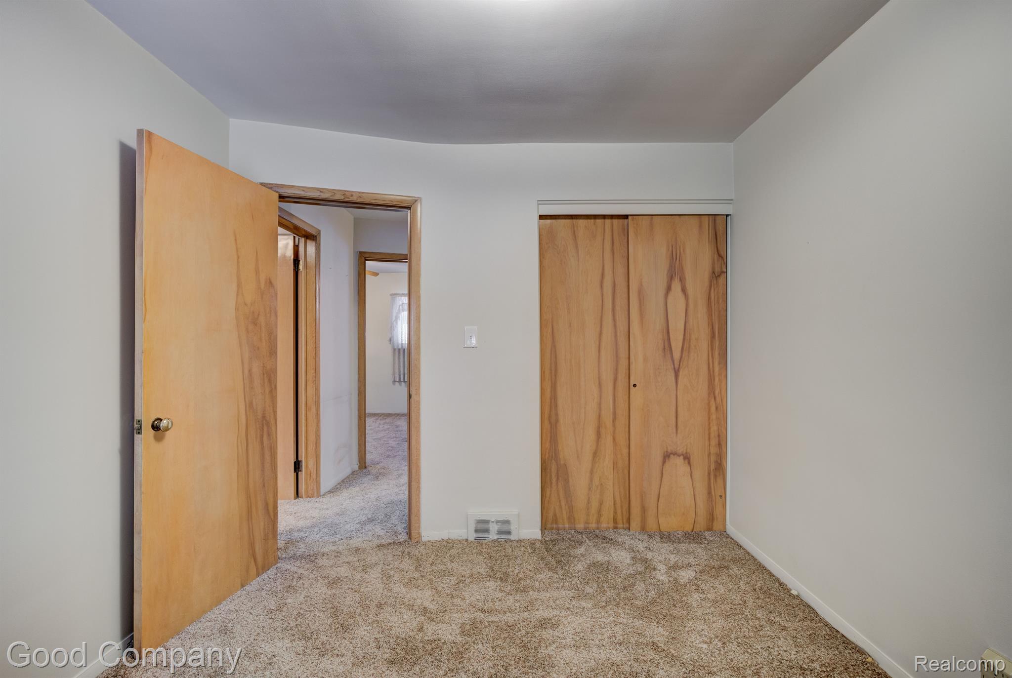 24554 WILLOWBY Avenue