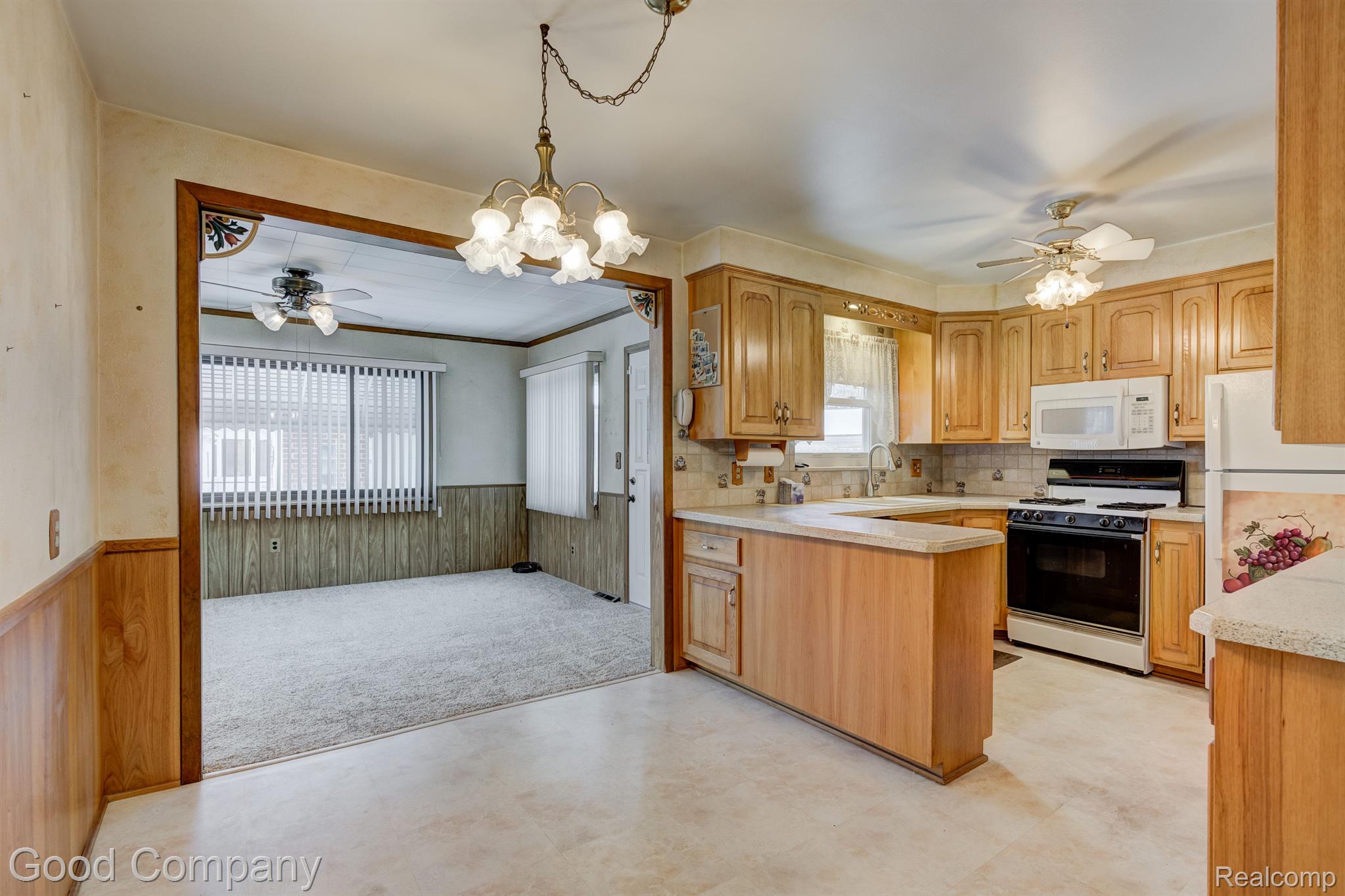 24554 WILLOWBY Avenue