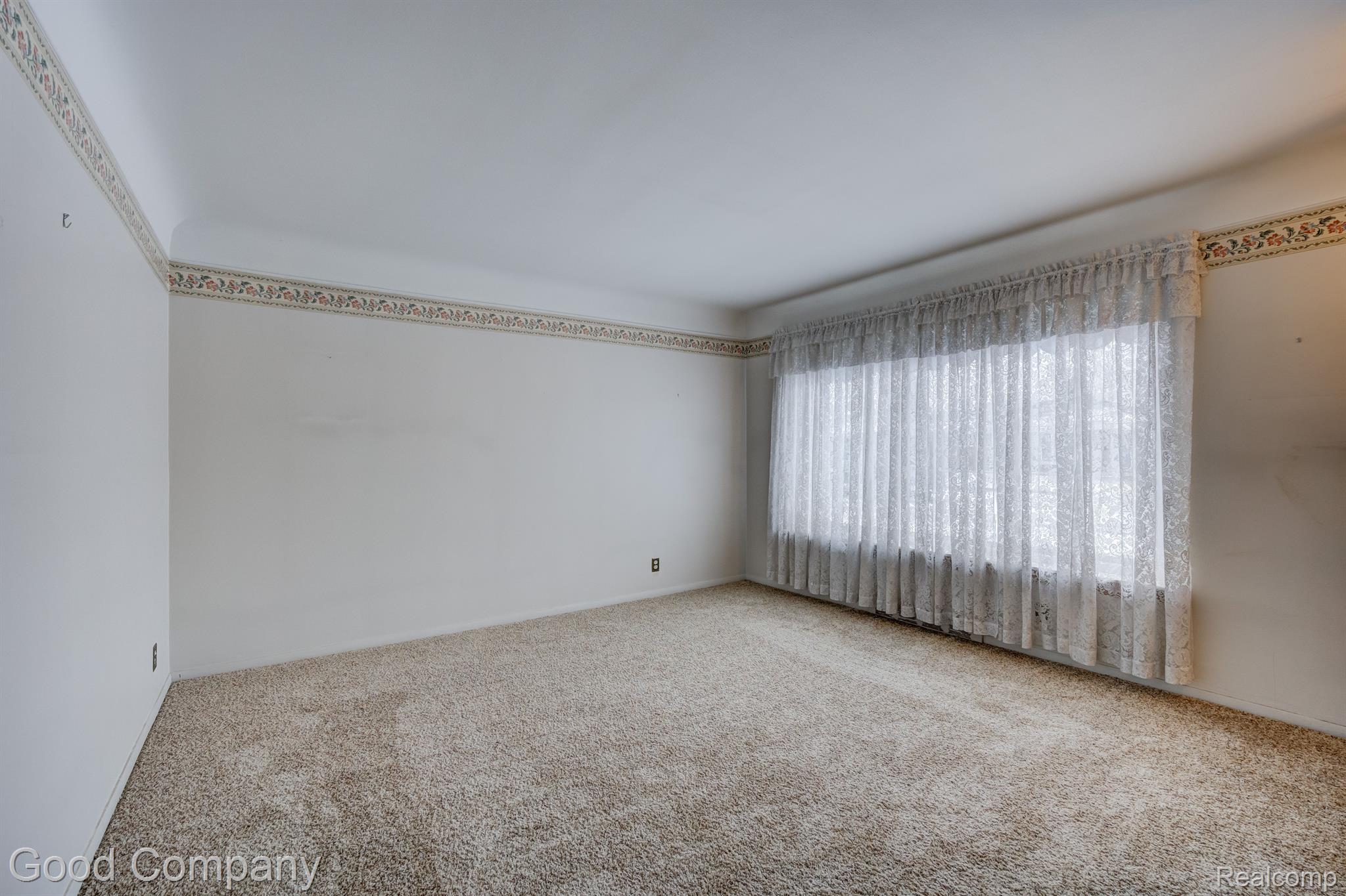 24554 WILLOWBY Avenue