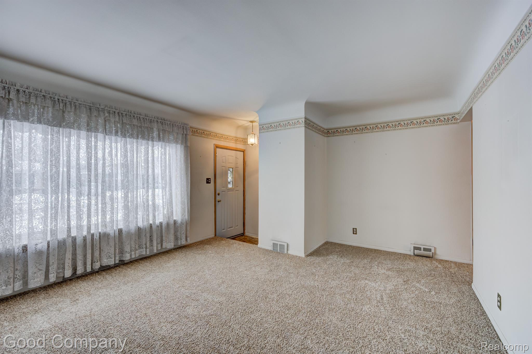 24554 WILLOWBY Avenue