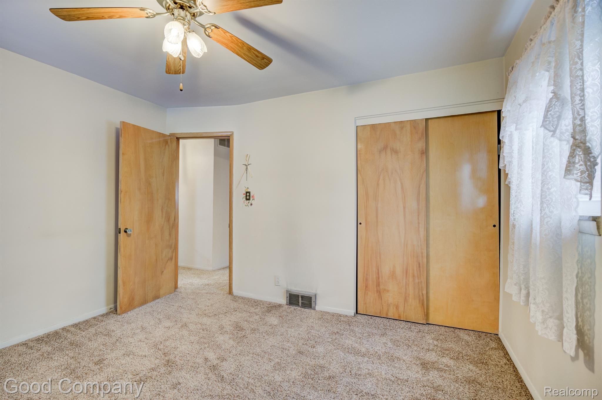 24554 WILLOWBY Avenue