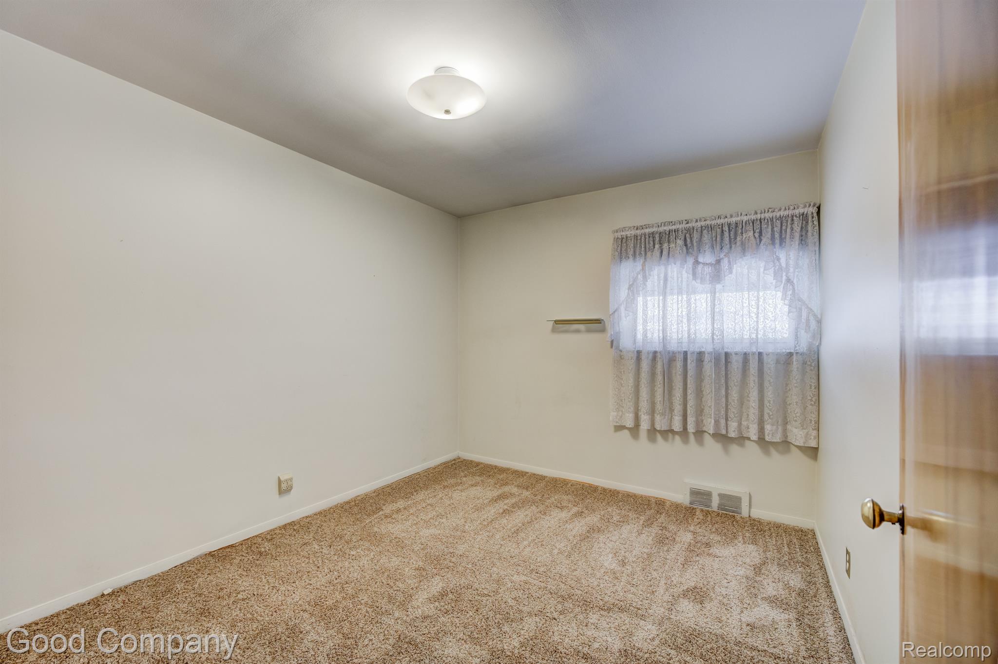 24554 WILLOWBY Avenue