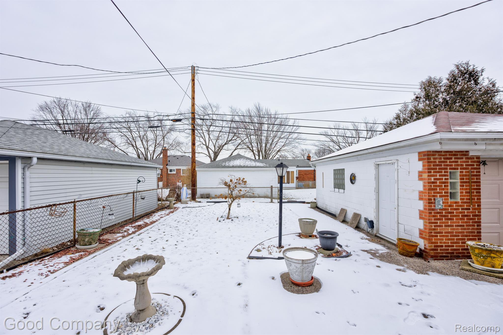 24554 WILLOWBY Avenue