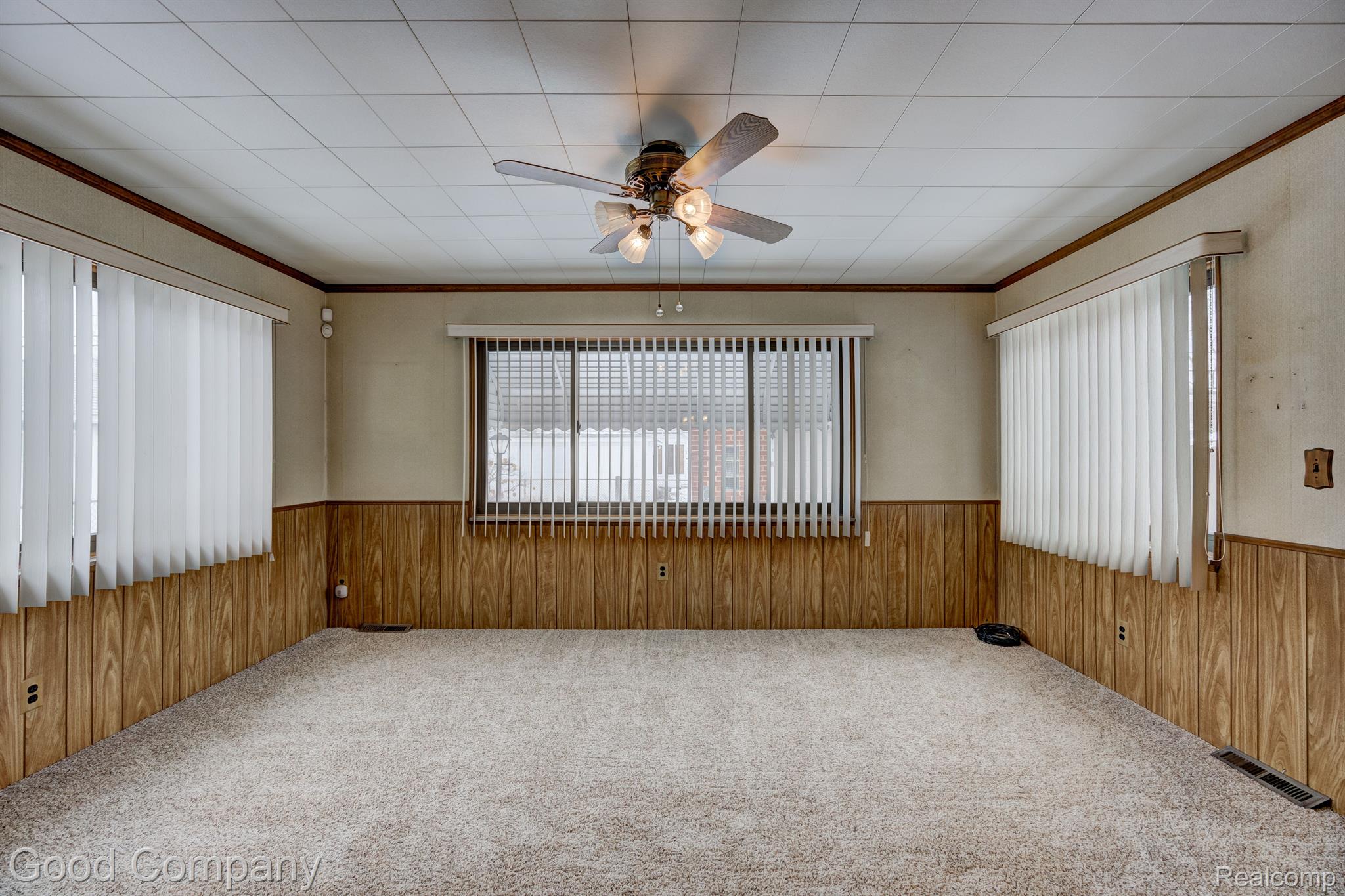 24554 WILLOWBY Avenue