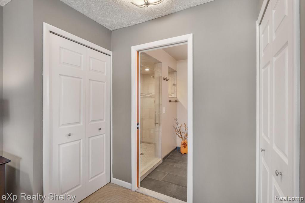 691 BARCLAY Drive