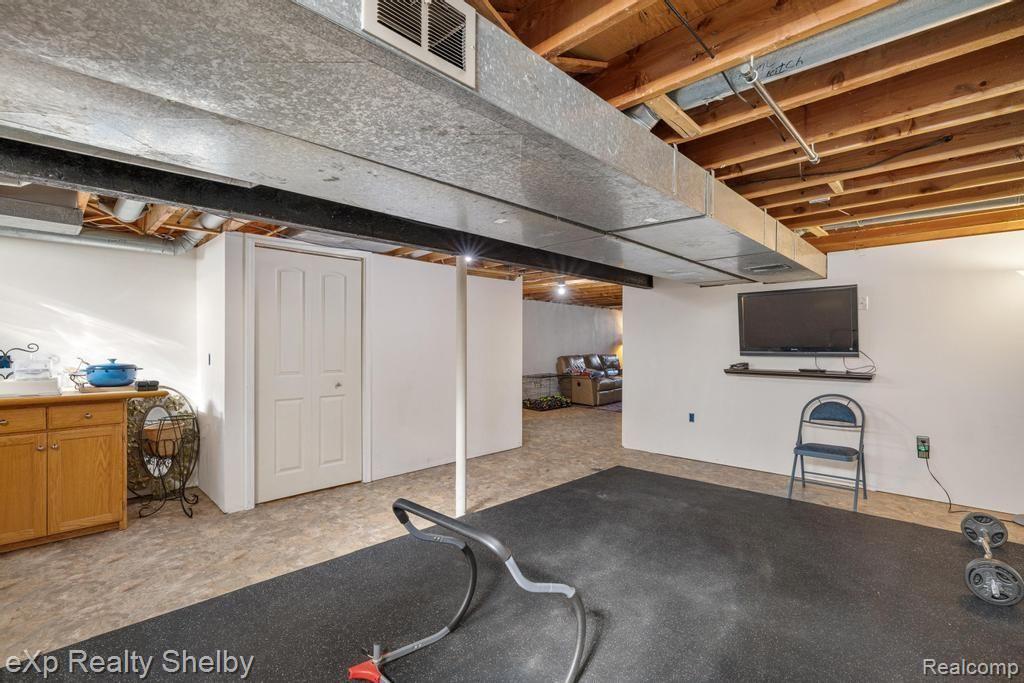 691 BARCLAY Drive